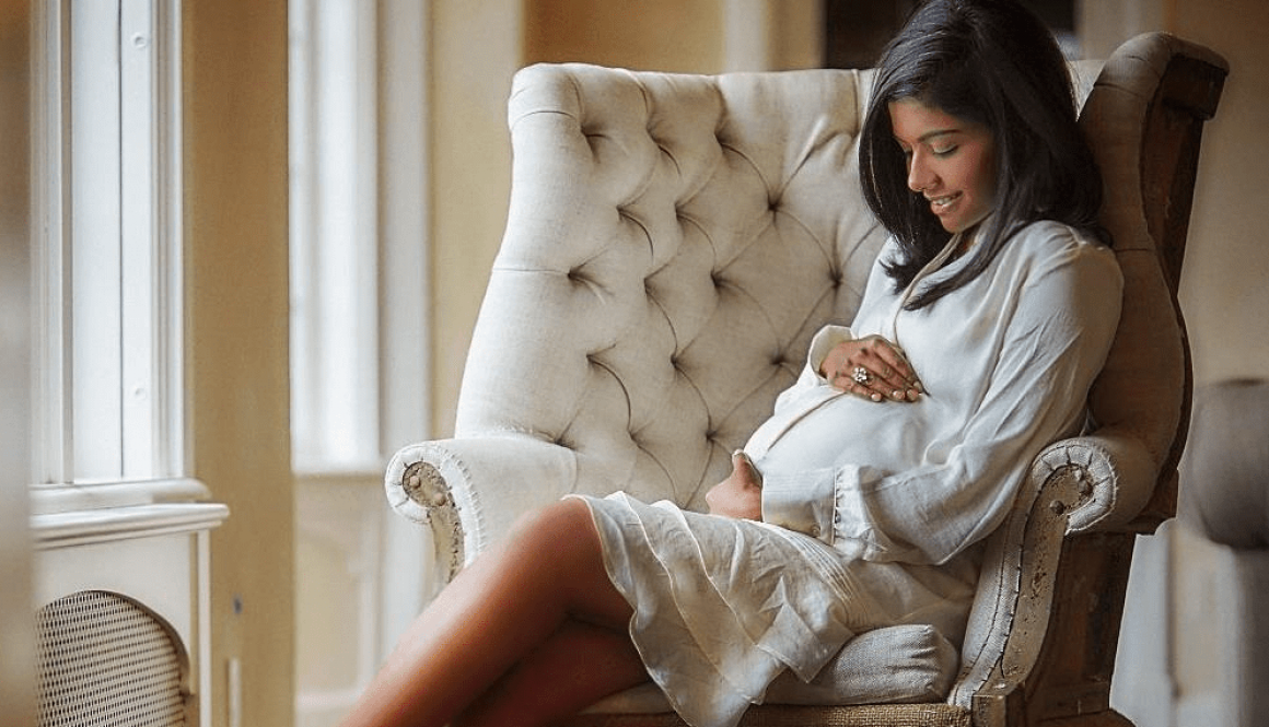 Armoire's maternity clothing subscription offers moms-to-be easy access to top maternity brands and bump-friendly styles through maternity rental.